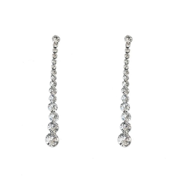 Lengthy silver tone Crystal Earrings for pierced ears - Picture 3 of 3